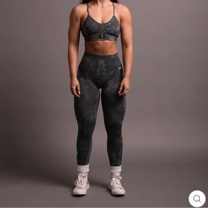 COPY - SHE BIG WOLF "EVERSON SEAMLESS" LEGGINGS IN WOLF GRAY MARBLE
